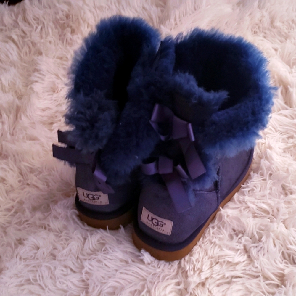 UGGS